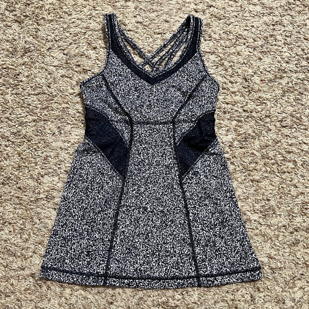 Lululemon Black/White Athletic Tank Strappy Racerback Athleisure Activewear 4